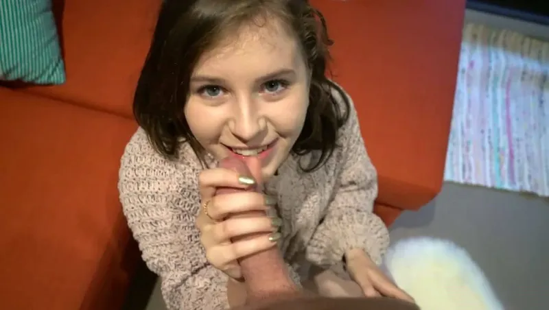 Bắn tinh ngập chiếc cô bé hồng của con ghệ dễ thương